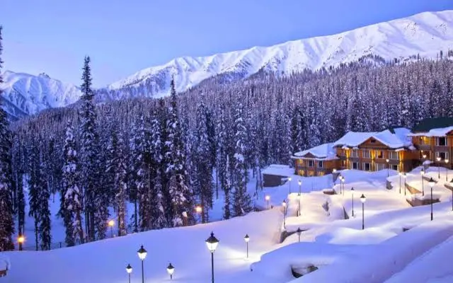 टॉप 10 टूरिस्ट प्लेसेस इन जम्मू कश्मीर (Top 10 Tourist Places In Jammu And Kashmir)