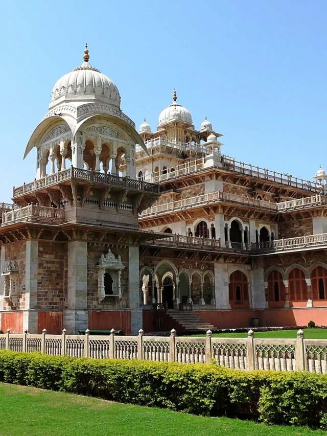 जयपुर में घूमने की जगह प्रवेश शुल्क के साथ