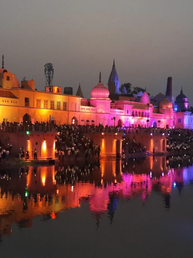 कपल्स के लिए यूपी में घूमने की जगहें