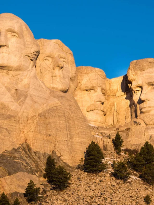 "माउंट रशमोर" दक्षिण डकोटा में एक अद्भुत छिपी हुई मूर्ति